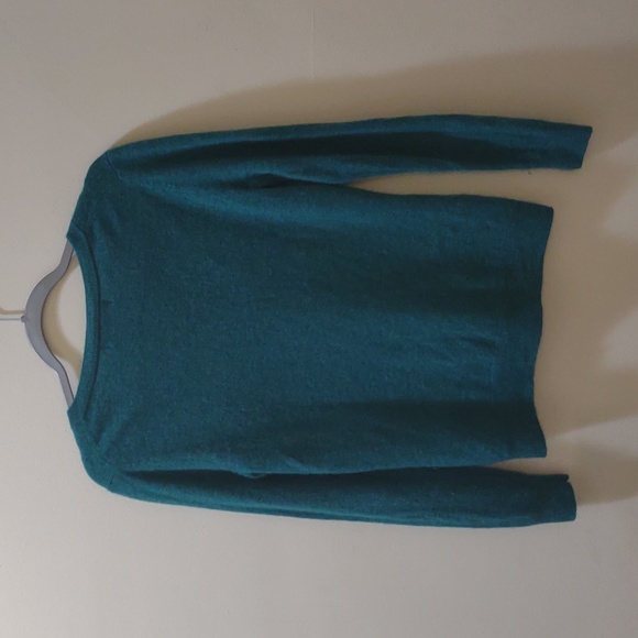 Tahari Cashmere pullover sweatshirt - Picture 2 of 5